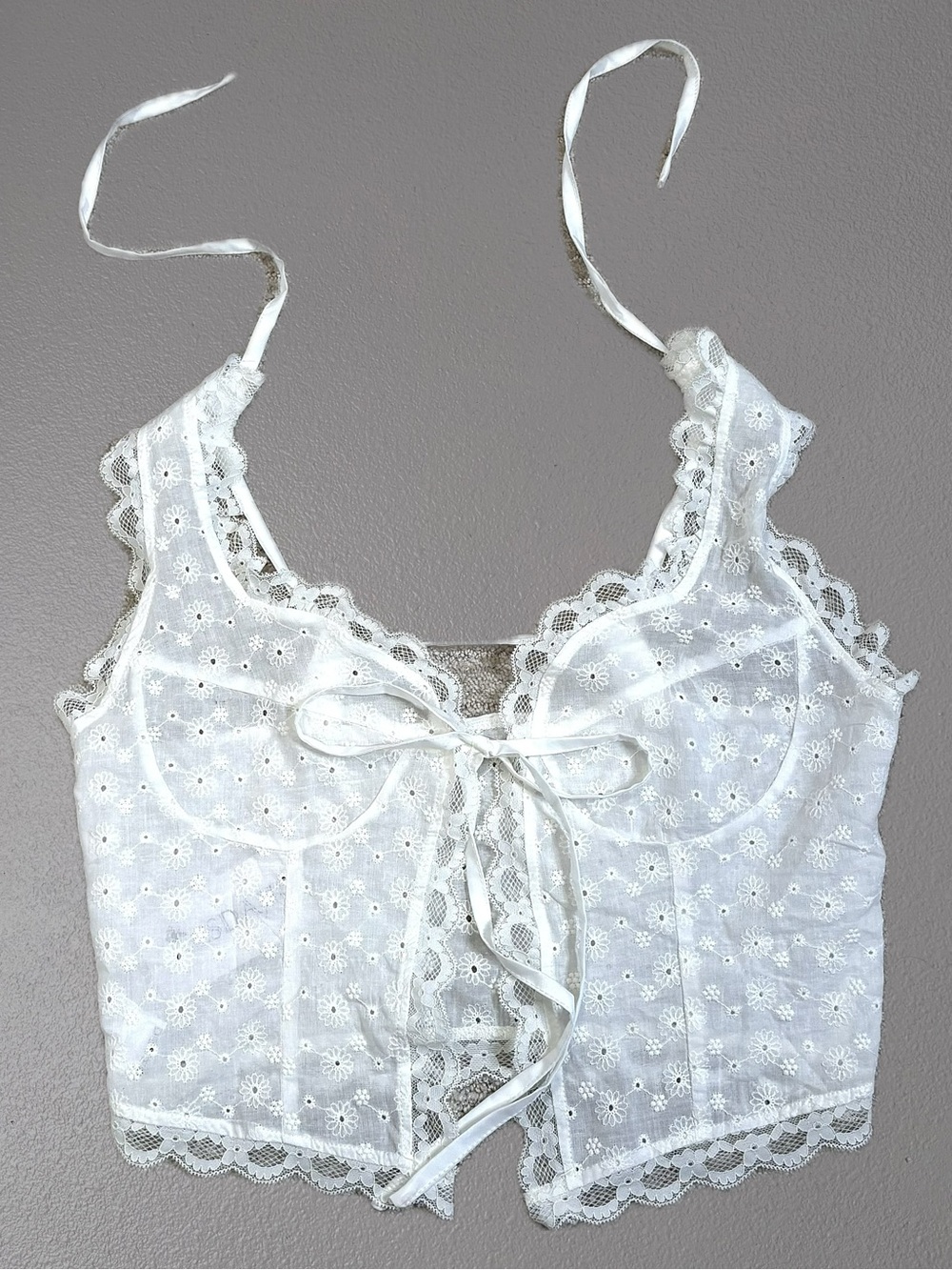 NWT CSDAJIO White Eyelet Lace Trim Corset Top Size M Drawstring Ties Open Front